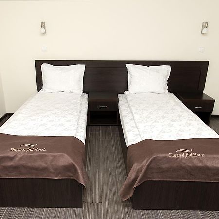 Hotel Dusan Si Fiul Resita Nord ภายนอก รูปภาพ