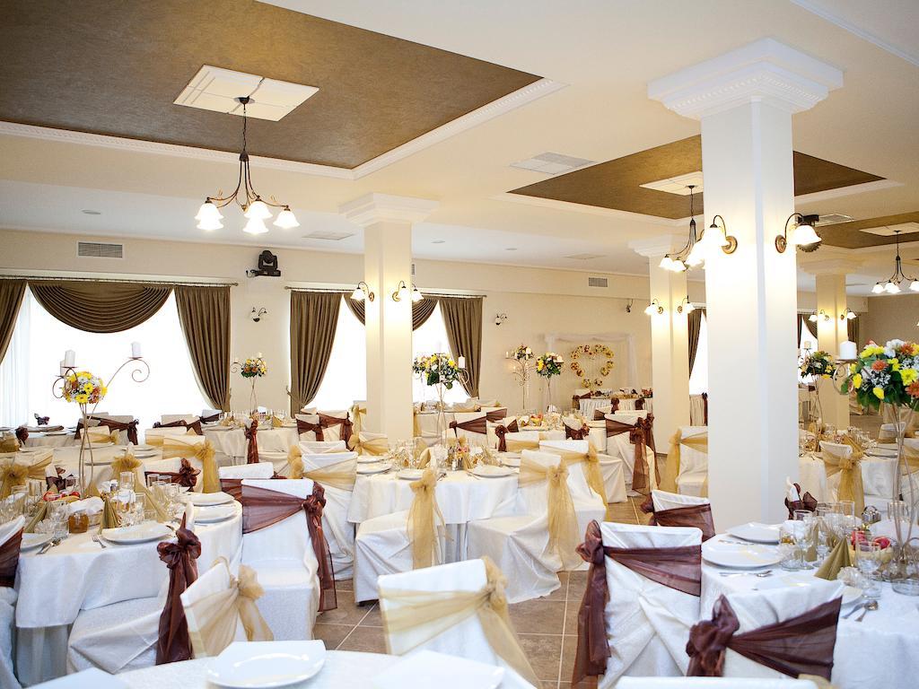 Hotel Dusan Si Fiul Resita Nord ภายนอก รูปภาพ