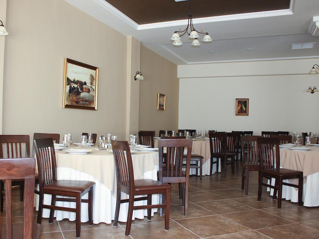 Hotel Dusan Si Fiul Resita Nord ภายนอก รูปภาพ
